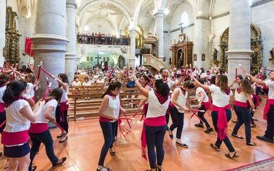 Longares vuelve a vibrar con su tradición más arraigada, su paloteo, Fiesta de Interés Turístico de Aragón