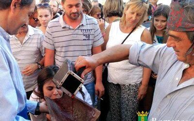 Romanos se prepara para disfrutar este lunes de una de las tradiciones más singulares de la provincia, las migas y el vino en teja