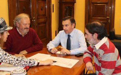 Beamonte muestra su apoyo a los representantes de los afectados por la mina de Borobia