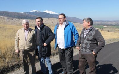 El presidente de la DPZ recorre la pista de Talamantes a Alcalá de Moncayo recuperada tras el incendio del Moncayo