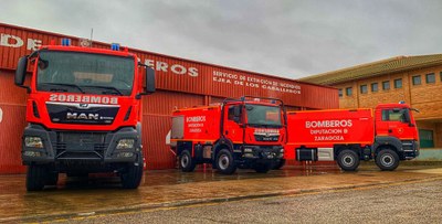 LOS BOMBEROS DE LA DIPUTACIÓN DE ZARAGOZA INCORPORAN DOS NUEVOS CAMIONES NODRIZA Y UNA AUTOBOMBA FORESTAL MEDIA