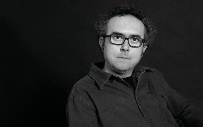 ÁNGEL GRACIA GANA EL XXXI PREMIO SANTA ISABEL DE POESÍA DE LA DIPUTACIÓN DE ZARAGOZA POR ‘LARGA NOCHE DE LAS APARICIONES’