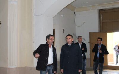 El presidente de la Diputación Provincial de Zaragoza, Luis María Beamonte, ha realizado una visita institucional a las localidades de Gelsa, Nuez de Ebro y La Puebla de Alfindén.