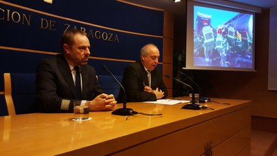 Una exposición de fotografías repasa los 40 años de historia de los bomberos de la Diputación de Zaragoza