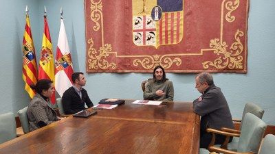 La DPZ se reúne con la escuela taurina Mar de Nubes para que sus alumnos puedan usar las instalaciones de la plaza de toros
