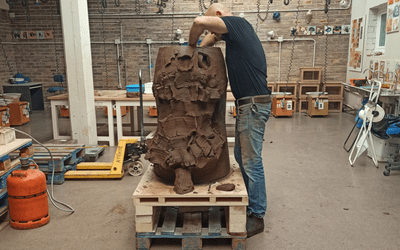 El gran ceramista polaco Michal Puszczynski realiza una estancia creativa en el Taller Escuela de Cerámica de Muel de la DPZ