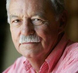Eduardo Mendoza estará el jueves en Villamayor y Zaragoza dentro del ciclo ‘Conversaciones con el autor’