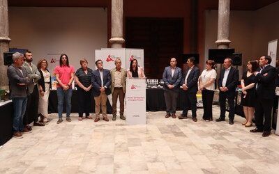 La DPZ presenta sus nuevas rutas gastronómicas a los zaragozanos con una muestra agroalimentaria en el palacio de Sástago