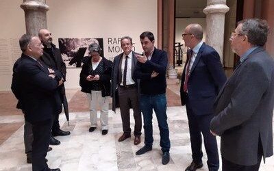 EL DIRECTOR GENERAL DE BELLAS ARTES DEL MINISTERIO DE CULTURA VISITA LAS EXPOSICIONES DE LA DPZ SOBRE RAFAEL MONEO Y LA BAUHAUS