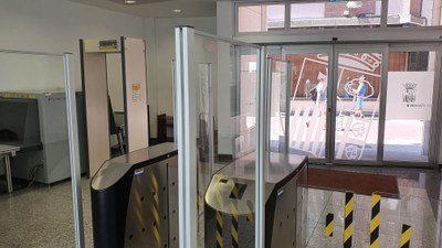 LA DIPUTACIÓN DE ZARAGOZA INCORPORA MÁS DE UN CENTENAR DE MAMPARAS PROTECTORAS CONTRA EL COVID-19