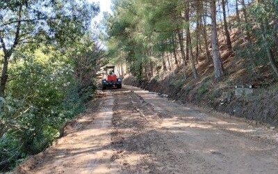Las máquinas de la DPZ arreglan los caminos de Paniza, Tosos, Muel y Villanueva de Huerva tras las fuertes tormentas