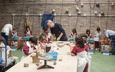 Más de 7.000 escolares han sido alfareros por un día en el Taller Escuela de Cerámica de Muel de la Diputación de Zaragoza