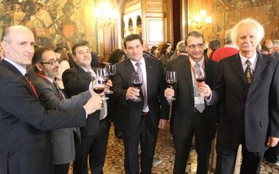 La Diputación de Zaragoza recibe a la organización y al jurado del concurso internacional Garnachas del Mundo