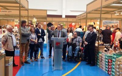 Sánchez Quero destaca en la feria Expo Calzado de Brea la importancia del empleo para frenar la despoblación