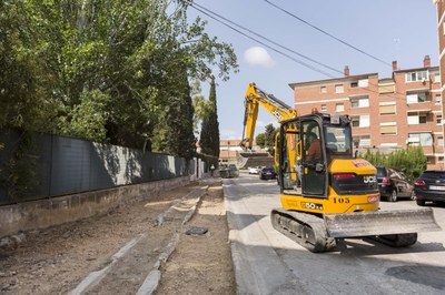 La Diputación de Zaragoza asume las obras de reparación de una de las aceras del instituto Ramón Pignatelli