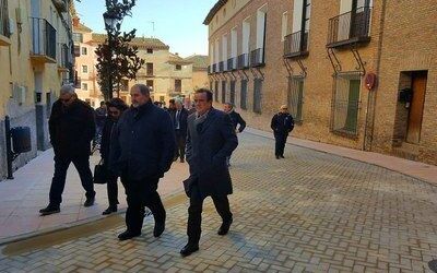 Sánchez Quero visita en Pedrola la renovación integral del entorno del palacio de los duques de Villahermosa