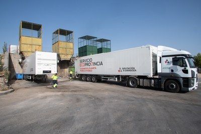 El nuevo servicio Ecoprovincia de la Diputación de Zaragoza ya permite reciclar la basura en los 252 municipios adheridos
