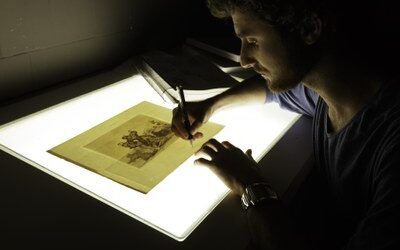 La escuela taller de la Diputación de Zaragoza restaura 39 grabados de Goya de la serie ‘Los desastres de la guerra’
