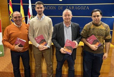 Un libro repasa la historia de las cuevas de Azuara y acerca a vecinos y visitantes su uso e importancia