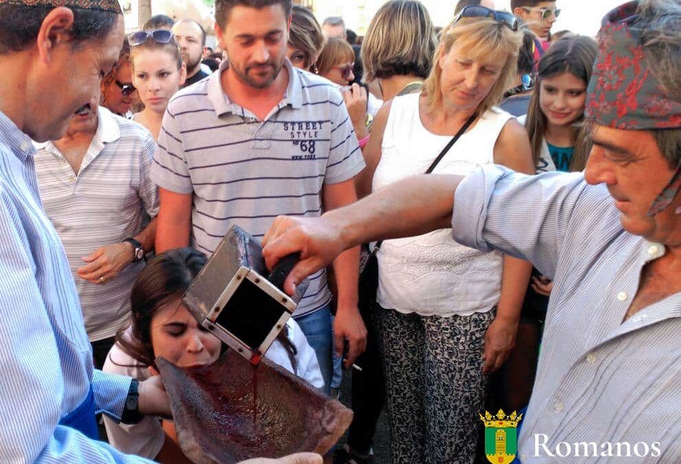 Las migas y el vino en teja ya están preparados en Romanos para disfrutar mañana miércoles de una de las tradiciones más singulares de la provincia
